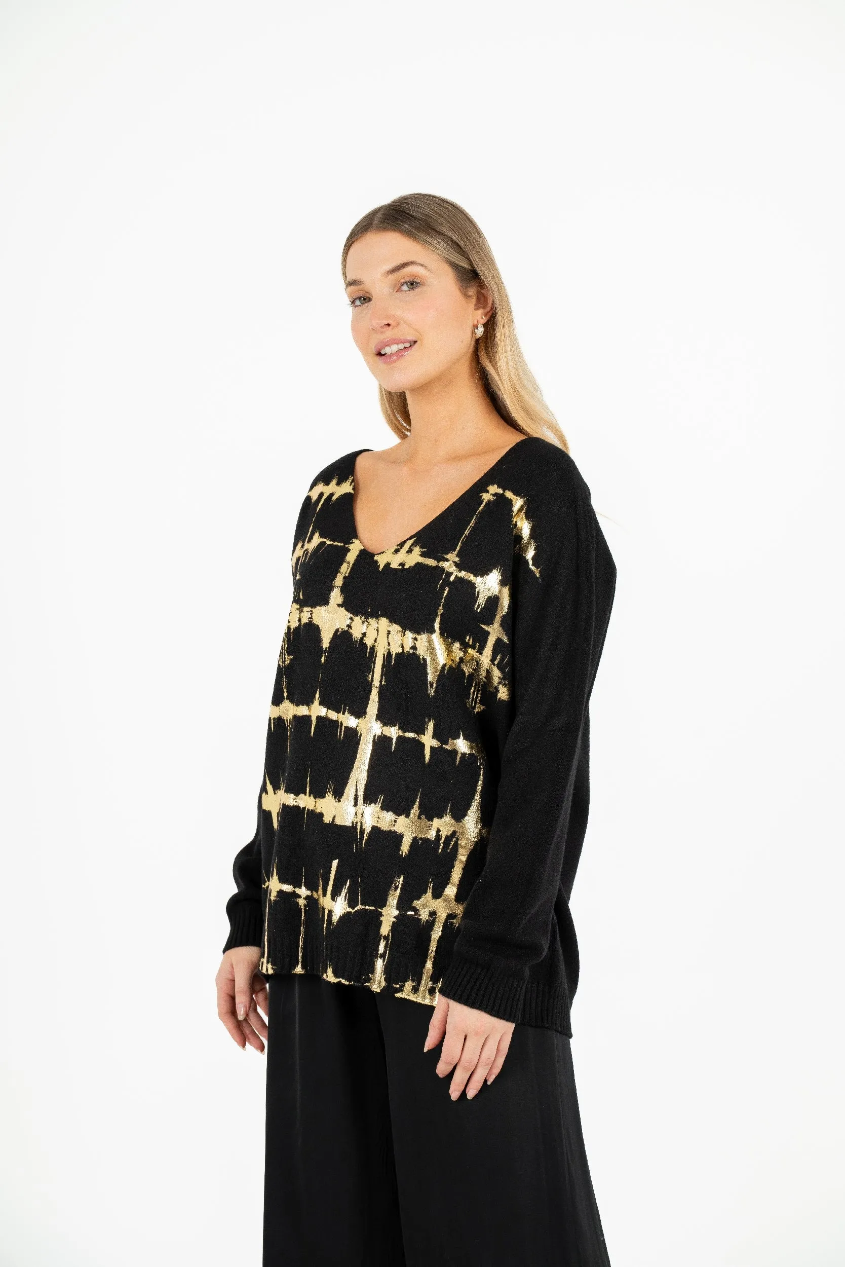 M Made in Italy – V-Neckline Sweater With Set-In Long Sleeves And Gold Foil Detailing